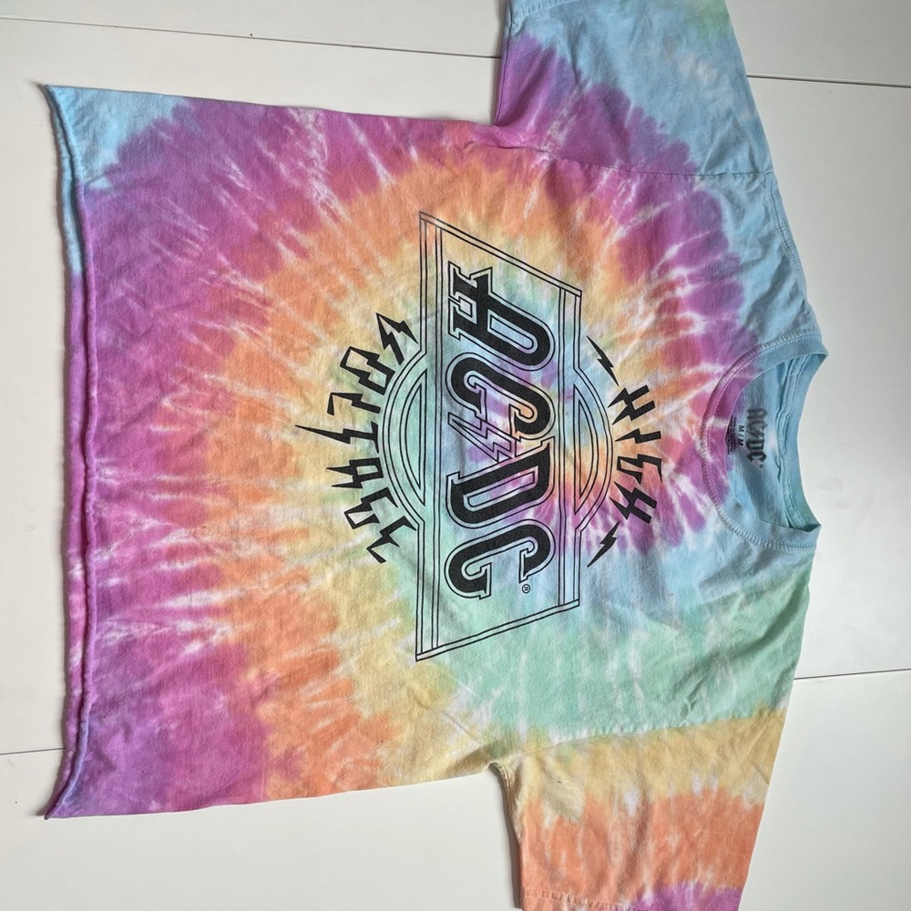 acdc cropped tee